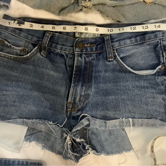 5 Pairs of Jean Shorts
All Shorts have the same Measurements - Picture 3 of 6